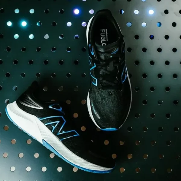 New Balance FuelCell Propel v3